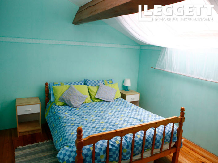 Image No.8-7 Bed House for sale
