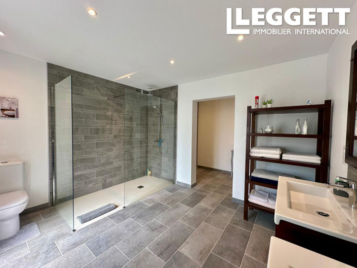 Image No.8-4 Bed House for sale