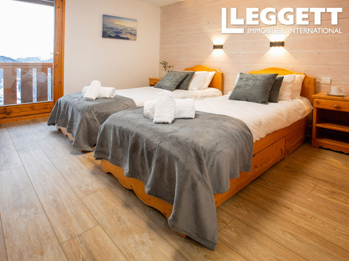 Image No.10-19 Bed House for sale