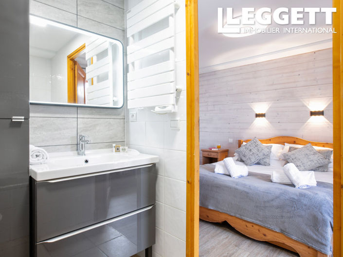 Image No.5-19 Bed House for sale