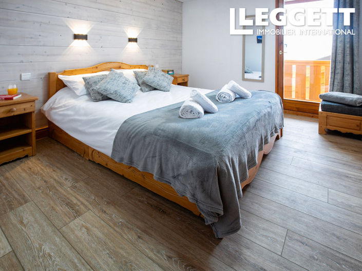 Image No.6-19 Bed House for sale