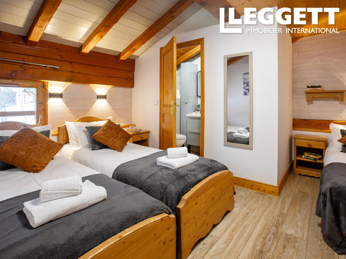 Image No.9-19 Bed House for sale