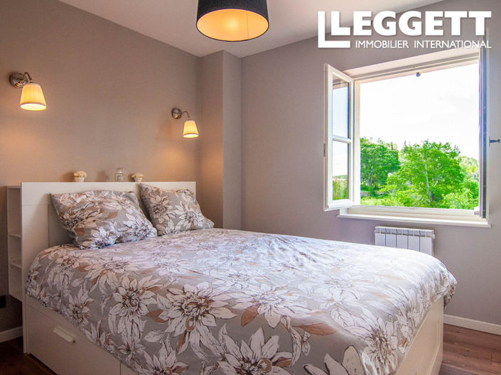 Image No.6-7 Bed House for sale