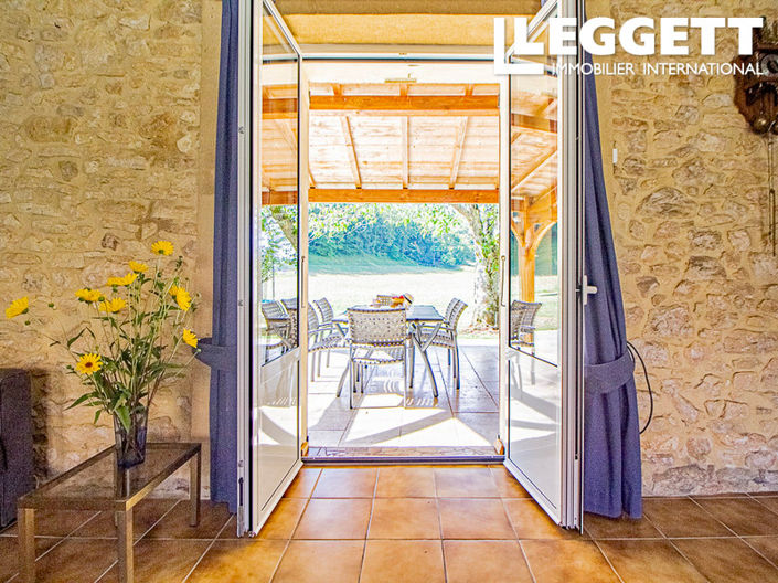 Image No.6-6 Bed House for sale