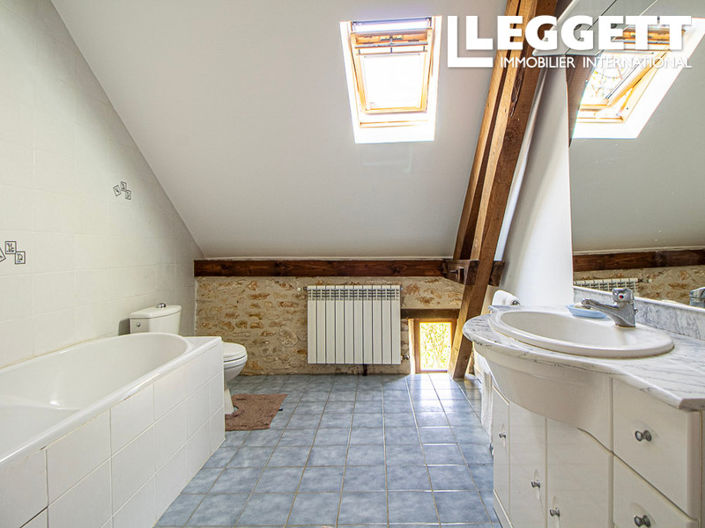 Image No.9-6 Bed House for sale