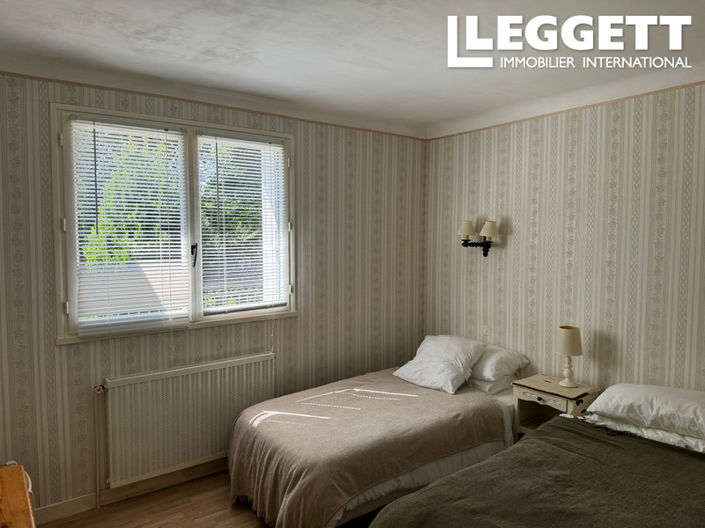 Image No.8-2 Bed House for sale