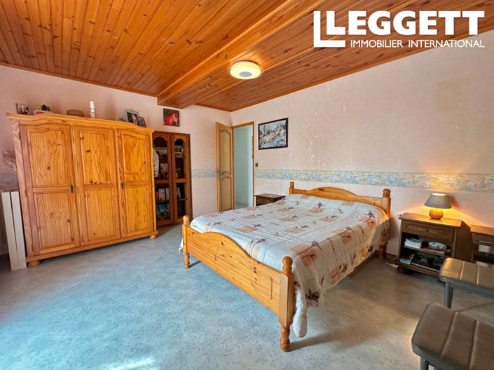 Image No.4-4 Bed House for sale