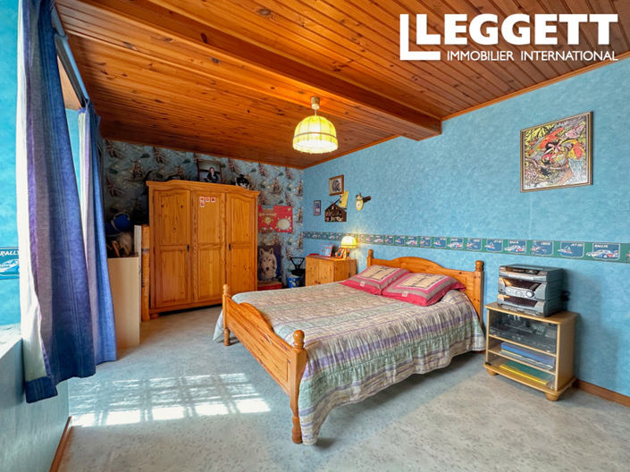 Image No.6-4 Bed House for sale