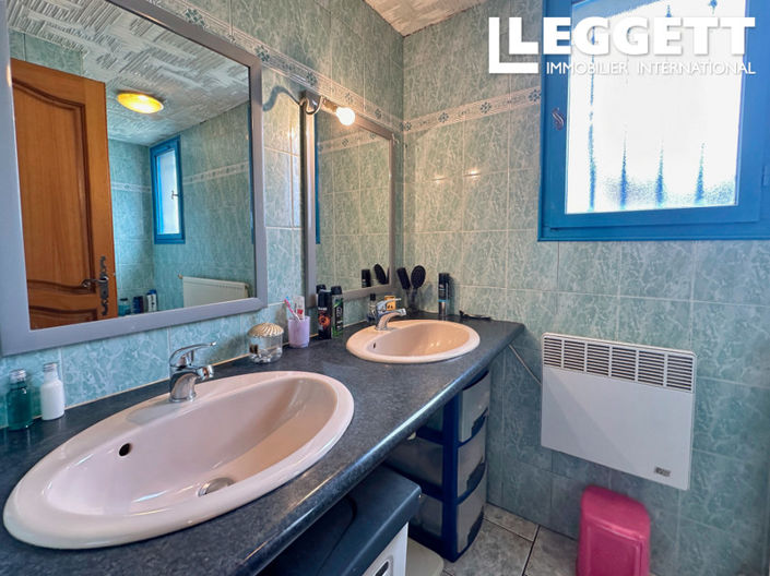 Image No.7-4 Bed House for sale