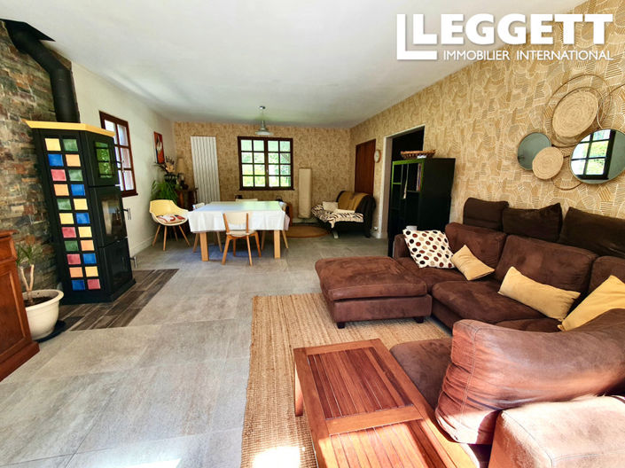 Image No.2-5 Bed House for sale