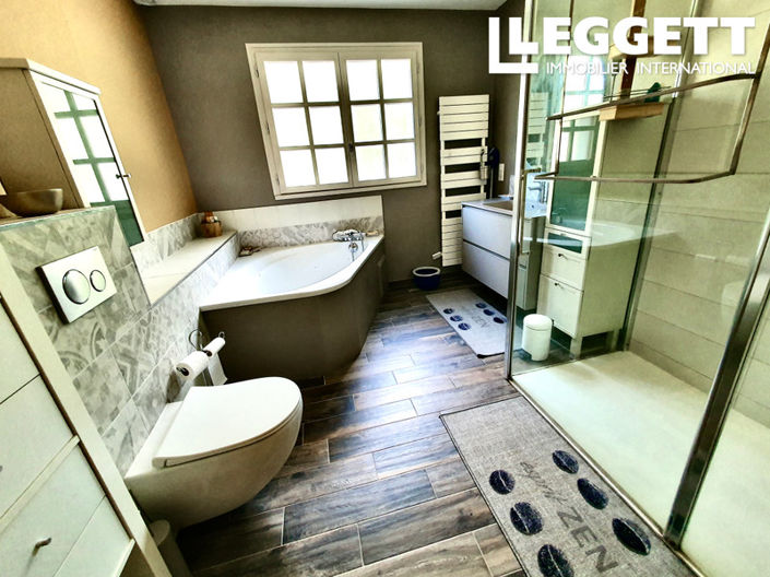 Image No.3-5 Bed House for sale