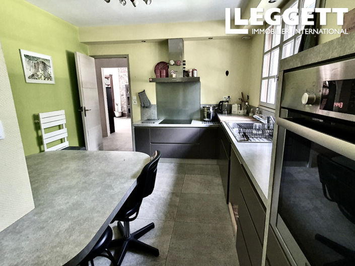 Image No.8-5 Bed House for sale