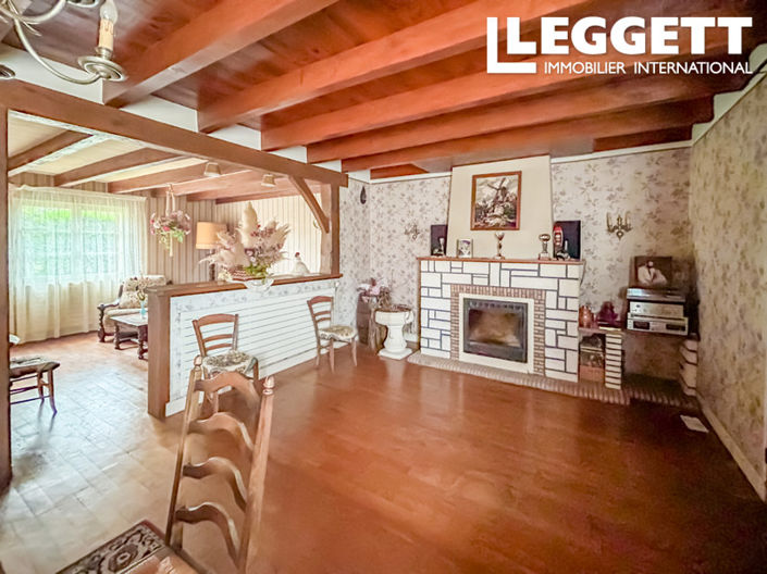 Image No.7-7 Bed House for sale