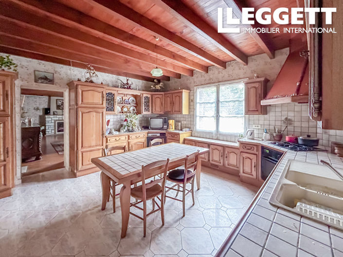 Image No.8-7 Bed House for sale