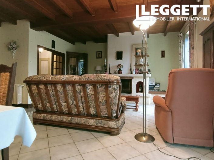 Image No.2-4 Bed House for sale