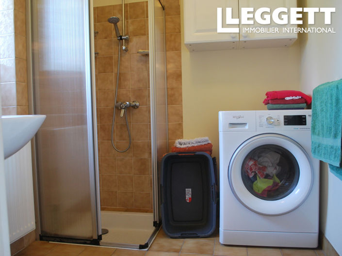 Image No.8-3 Bed House for sale