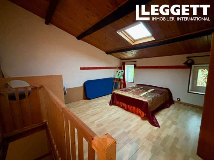 Image No.8-4 Bed House for sale