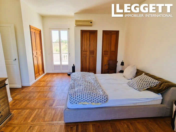 Image No.6-5 Bed Chateaux for sale