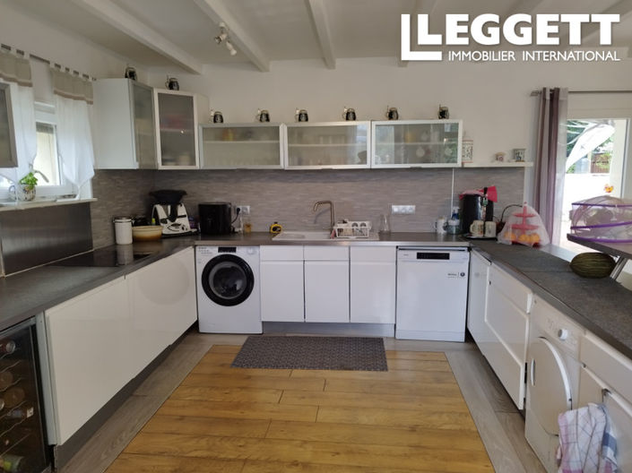 Image No.6-4 Bed House for sale