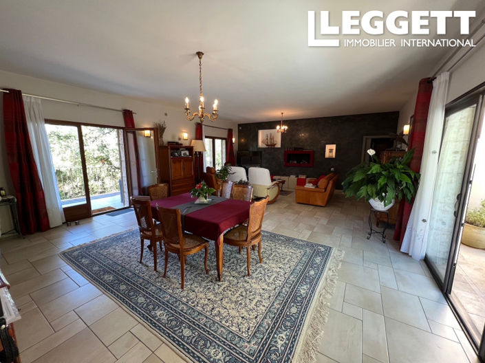 Image No.6-5 Bed House for sale