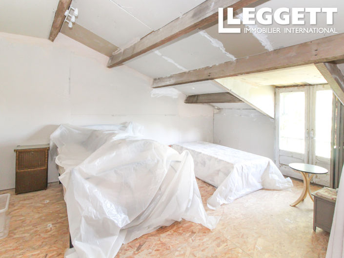 Image No.8-3 Bed House for sale