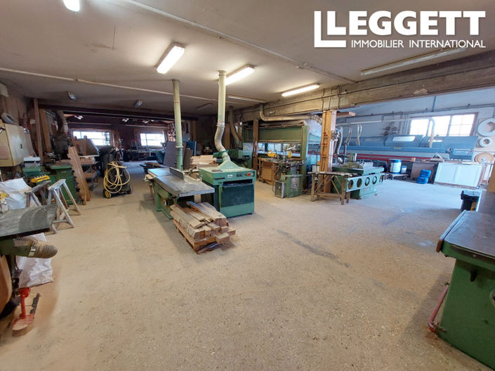 Image No.5-Bar for sale