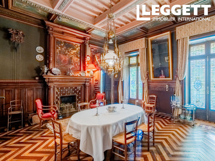 Image No.7-8 Bed House for sale