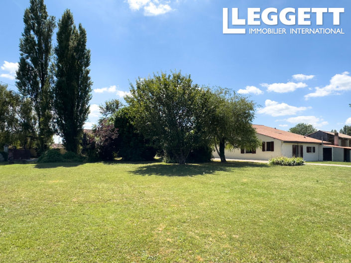 Image No.2-4 Bed House for sale