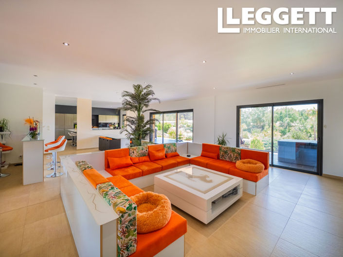 Image No.9-3 Bed House for sale