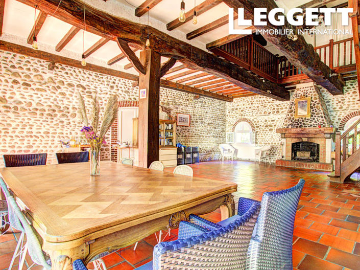 Image No.2-9 Bed Commercial for sale