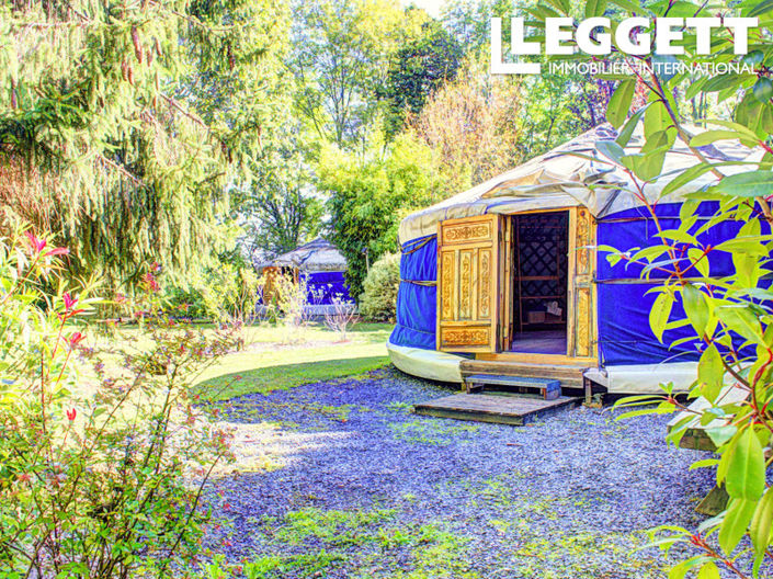 Image No.5-9 Bed Commercial for sale