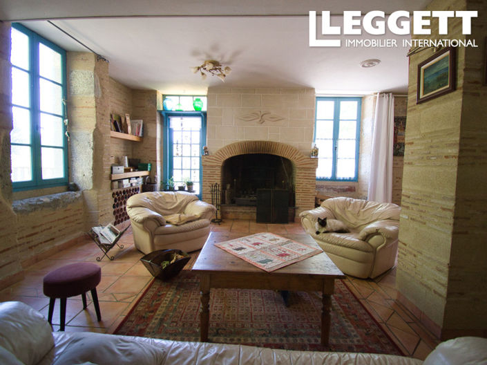 Image No.5-8 Bed House for sale