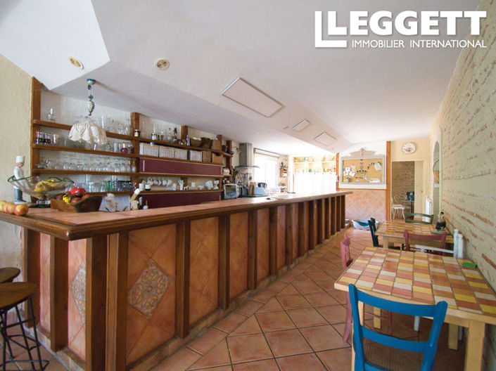 Image No.7-8 Bed House for sale