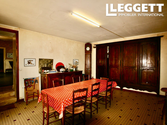 Image No.4-10 Bed House for sale