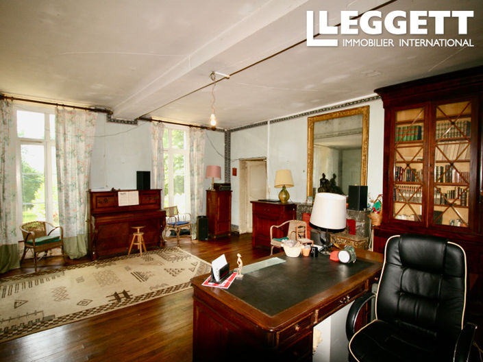 Image No.5-10 Bed House for sale