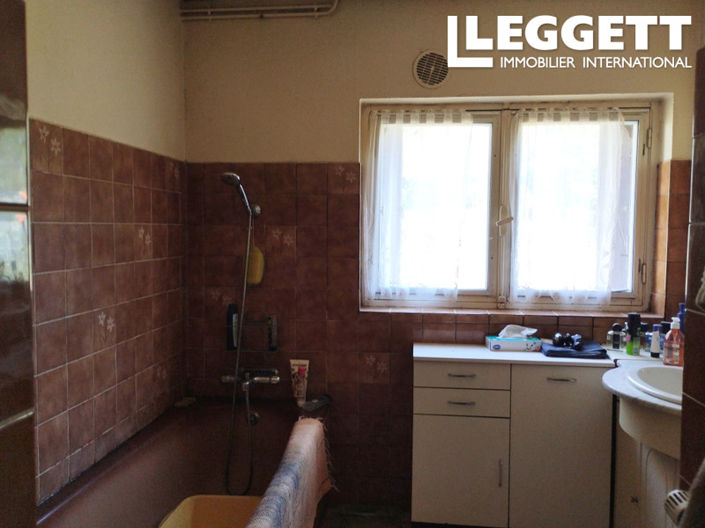 Image No.10-5 Bed House for sale