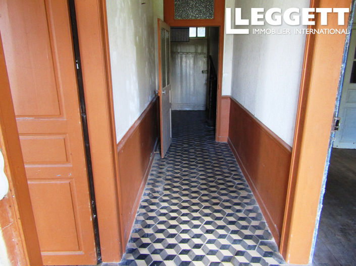 Image No.10-3 Bed House for sale