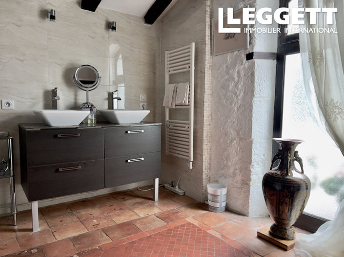 Image No.6-5 Bed House for sale