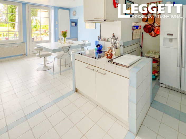 Image No.7-5 Bed House for sale