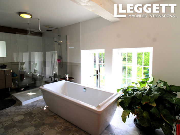 Image No.6-11 Bed House for sale