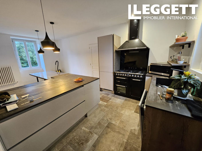 Image No.2-4 Bed House for sale