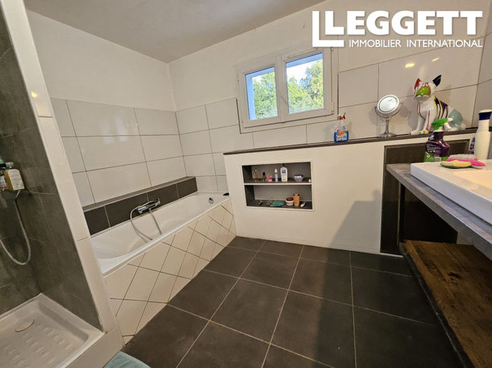 Image No.9-4 Bed House for sale