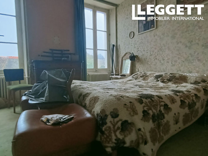 Image No.7-6 Bed House for sale