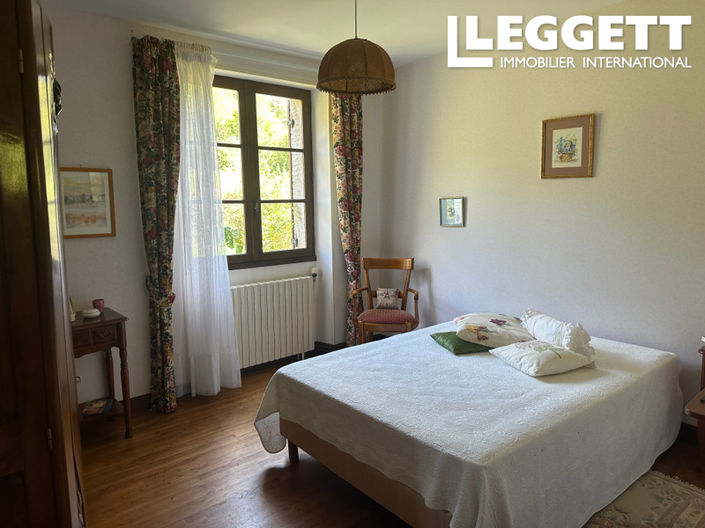 Image No.5-5 Bed House for sale