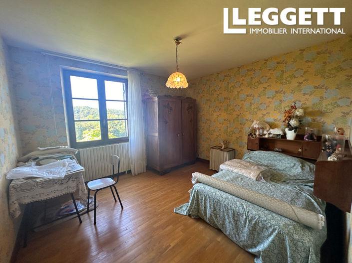 Image No.7-5 Bed House for sale