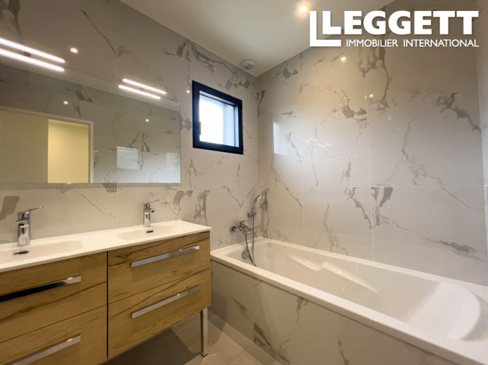 Image No.8-3 Bed House for sale