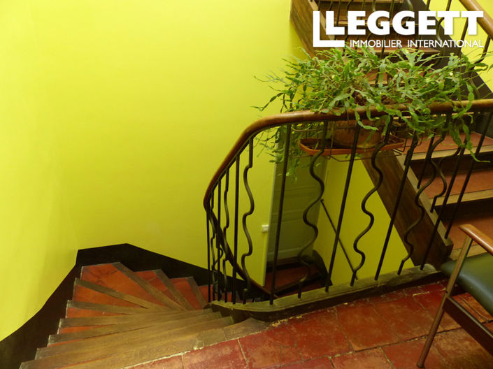 Image No.10-3 Bed House for sale