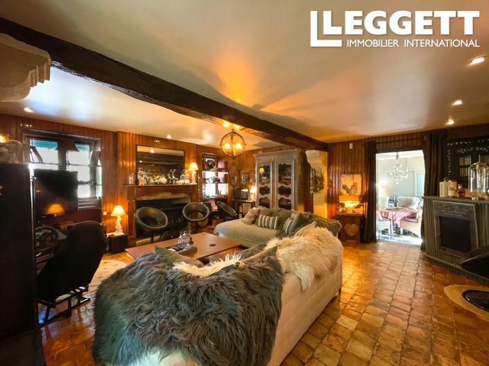 Image No.2-4 Bed House for sale