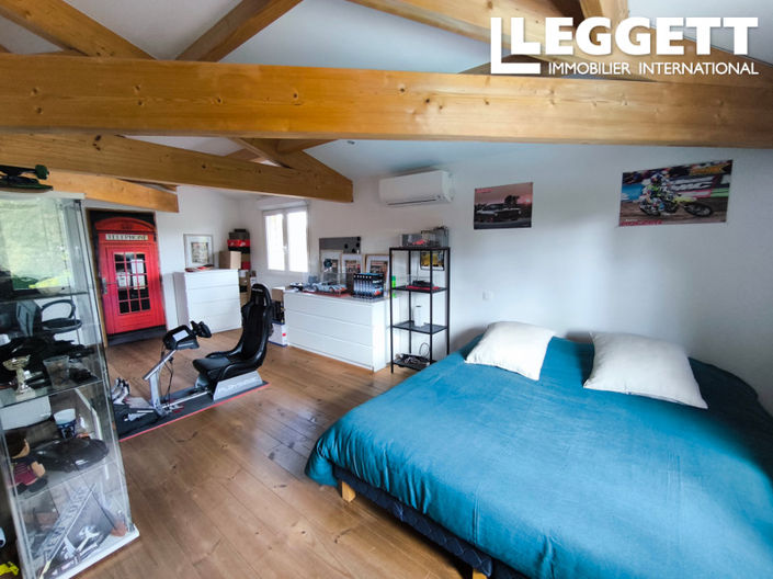 Image No.7-5 Bed House for sale