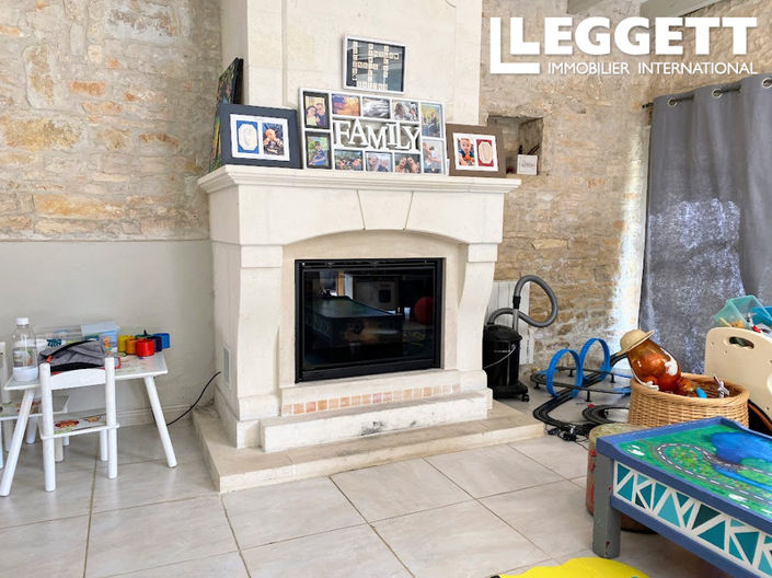 Image No.10-3 Bed House for sale